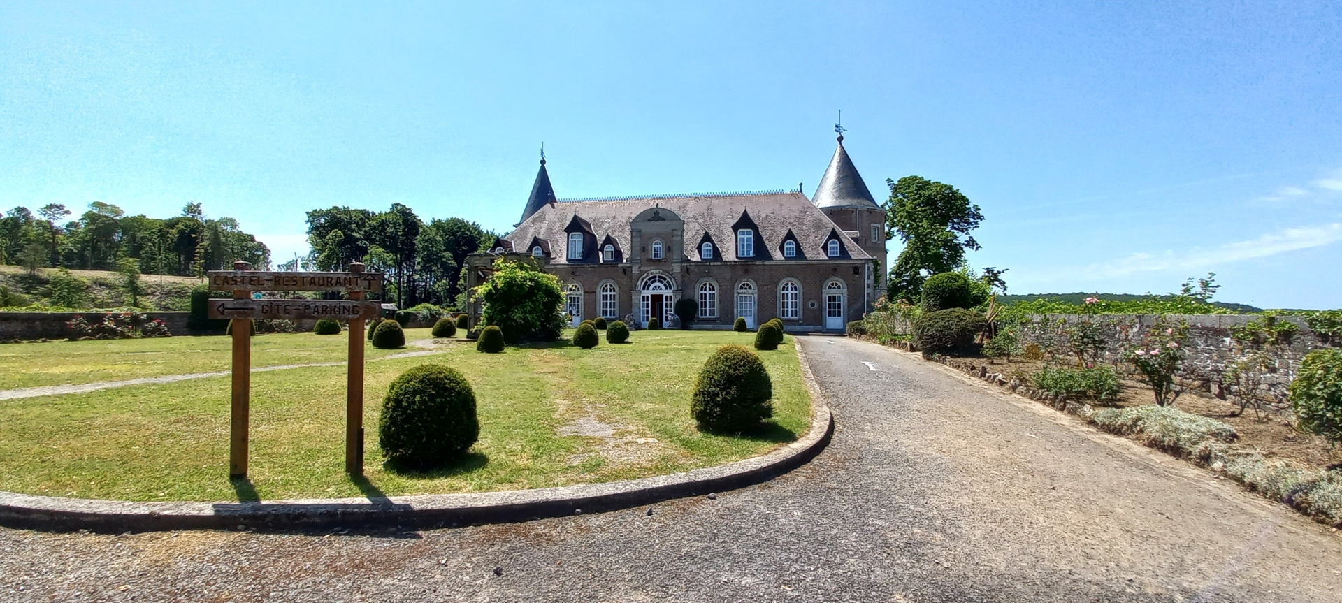 Anciennes écuries seigneuriales entièrement réaménagées